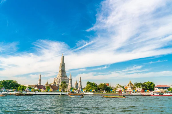 Barco Viaje Fondo Del Río Chao Phra Con Templo Turismo —  Fotos de Stock