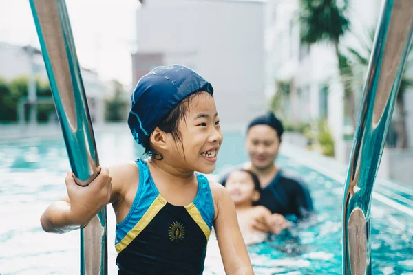 Little Asian Kindergarten Girl Practice Swim Swimming Pool Outdoor Sport — Fotografia de Stock