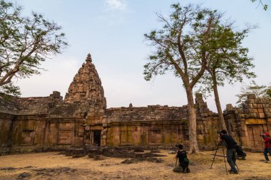 Tayland, Buriram 'daki Phanomrung Tarihi Parkı' ndaki Antik Phanomrung Taş Pagoda Eski Kalesi.
