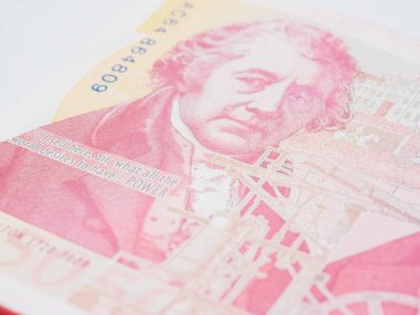 Birleşik Krallık 'ın sterlin parası beyaza yakın, İngiliz poundu.