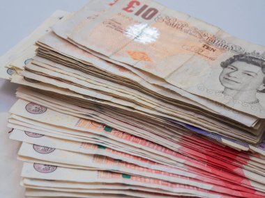 İngiltere 'nin GPB parası beyaz zemin üzerinde katlanır, İngiltere' nin büyük faturası