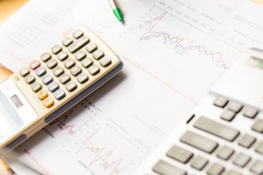 Masada hesap makinesi ve iş vizyonu ile ticaret şeması