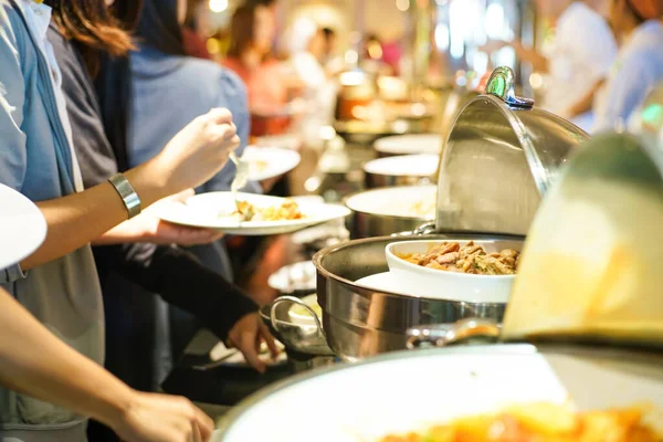 People Group Grab Buffet Food Restaurant Seminar — Stockfoto