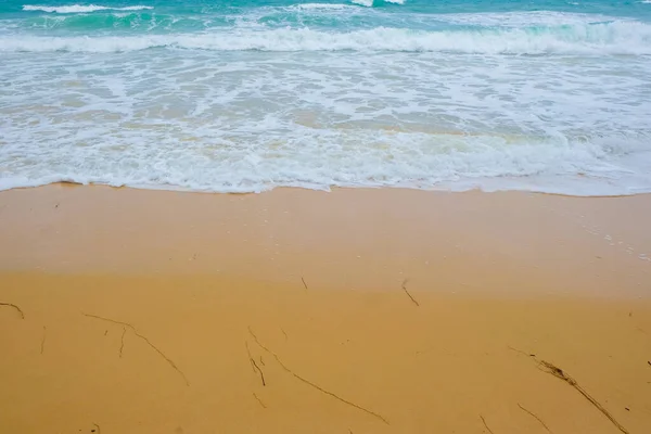 Tengeri Hullám Strand Türkiz Víz Nyári Vakáció Háttér — Stock Fotó