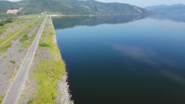 Morning Sunrise River Dam Mountain Aerial Movement View Nature Scene 免版税图库视频片段