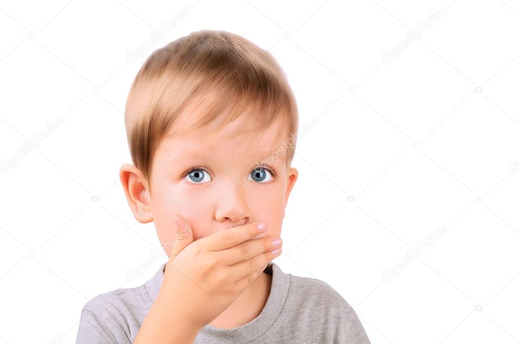 Boy 5 years shut by the hand mouth