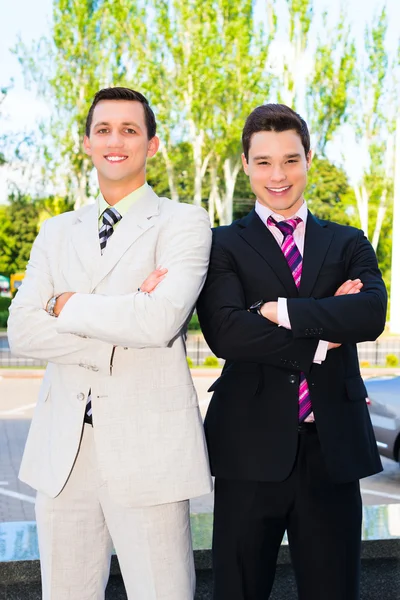 Two smiling businessmen — Stock Photo, Image