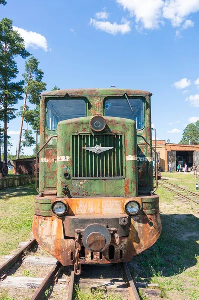 Locomotive antique contre le ciel gris — Photo