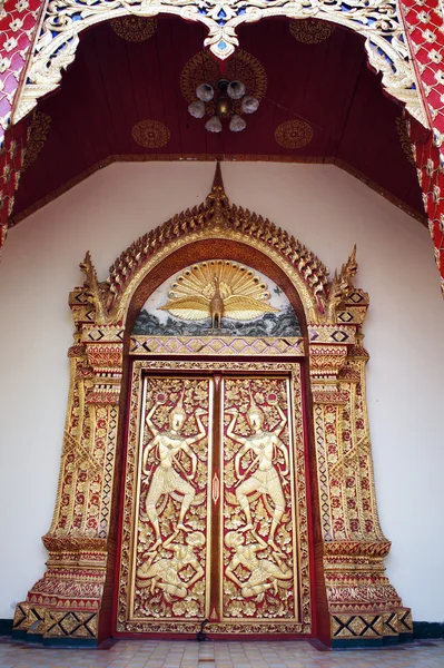 Porta del tempio di THAI — Foto Stock