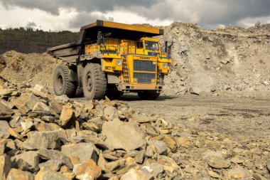 Strip mine, kursk manyetik anomali, kursk, manyetik anomali, demir, cevher, belgorod, Rusya, metalloinvest, lebedinskii gök, kedi, caterpillar, Damper,