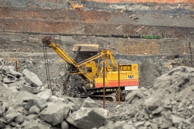 Strip mine, kursk manyetik anomali, kursk, manyetik anomali, demir, cevher, belgorod, Rusya, metalloinvest, lebedinskii gök, kedi, caterpillar, Damper,