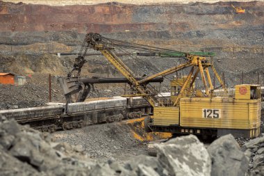 Strip mine, kursk manyetik anomali, kursk, manyetik anomali, demir, cevher, belgorod, Rusya, metalloinvest, lebedinskii gök, kedi, caterpillar, Damper,