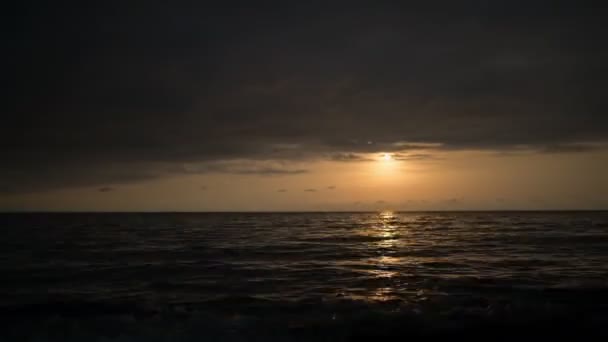 Timelapse Zachód Słońca Tło Chmurne Zachmurzenie Morzu Skup Się Morzu — Wideo stockowe