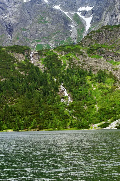 Lago nas Montanhas Tatra — Fotografia de Stock