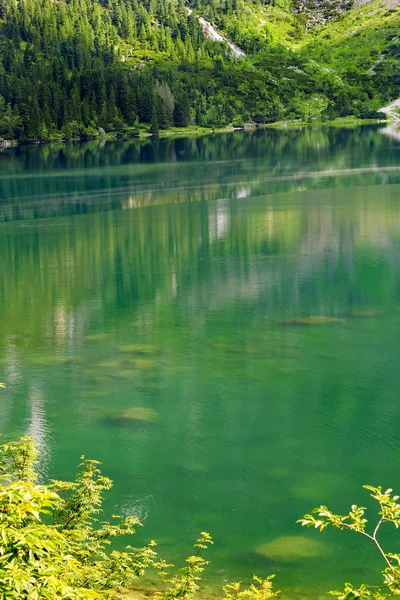 Lago nas Montanhas Tatra — Fotografia de Stock