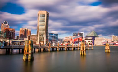 baltimore iç liman manzarası gün ortası uzun pozlama