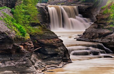 letchworth state park, new york at daha düşük falls