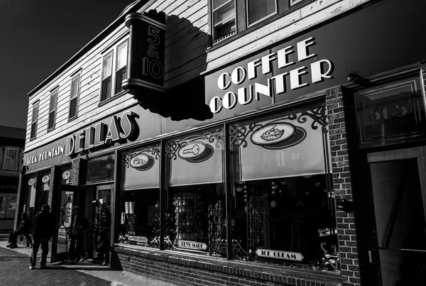 Dellas 5 & 10 Store, no centro de Cape May, Nova Jersey . — Fotografia de Stock