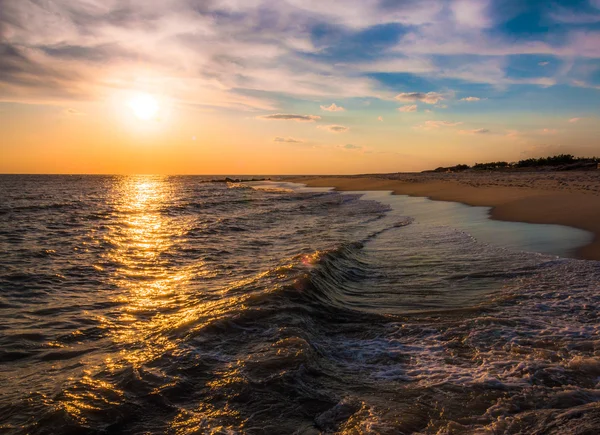The sun setting over the Atlantic Ocean, Cape May, New Jersey. — Stock Photo, Image