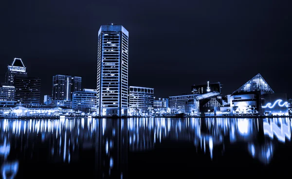 Black and white image of the Baltimore Inner Harbor Skyline at n — Stock Photo, Image