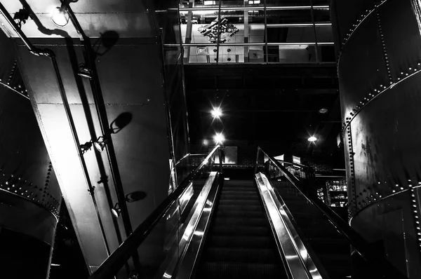 Escaleras mecánicas en la planta eléctrica, Baltimore, Maryland . —  Fotos de Stock