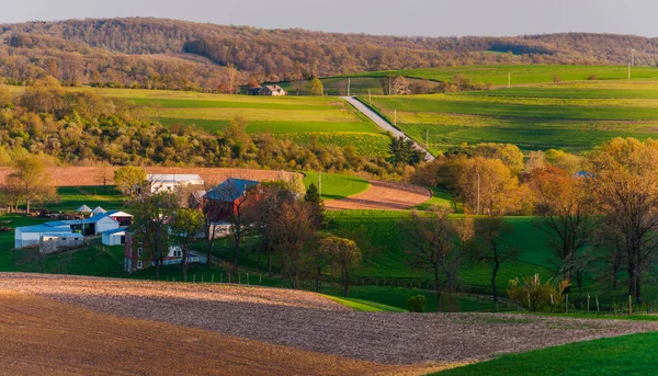 Casas, caminos, campos agrícolas y colinas del sur de York Co — Foto de Stock