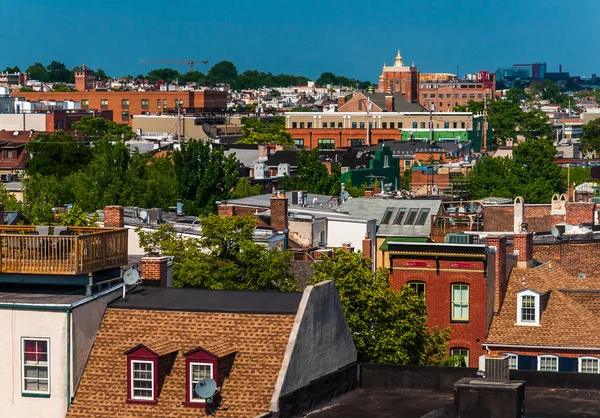 Vista de uma área residencial degradada de Baltimore, Maryland . — Fotografia de Stock
