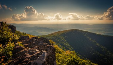 hawksbill zirvesinde, shenandoah nati cliffs dan akşam görünümü