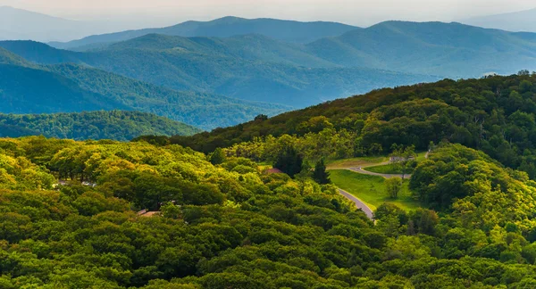 Vista do Skyland Resort e das Montanhas Blue Ridge de Stony M — Fotografia de Stock