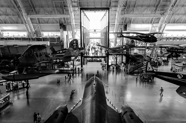 Overlooking the SR-71 Blackbird, inside the Air and Space Museum — Stock Photo, Image