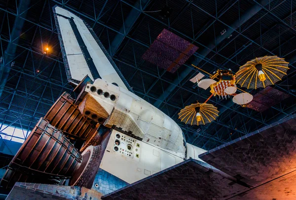 การค้นพบกระสวยอวกาศที่ Smithsonian Air และ Space Mu — ภาพถ่ายสต็อก