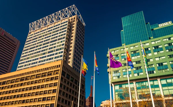 Hochhäuser entlang der Pratt Street im Innenhafen von Baltimore, m — Stockfoto