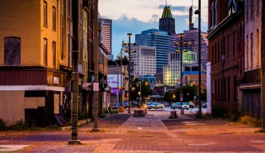 eski şehir merkezi ve Baltimore, maryland binaların görünümü.