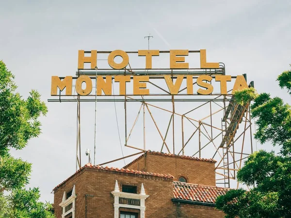 Vintage Hotel Monte Vista Znak Centrum Flagstaff Arizona — Zdjęcie stockowe