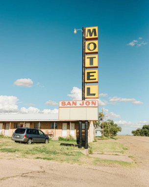 Motel San Jon vintage tabelası, New Mexico 'da 66 numaralı yolda.