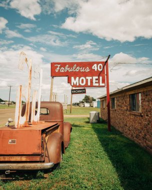 Adrian, Texas 'ta 66. Yol' da 40 Motel.