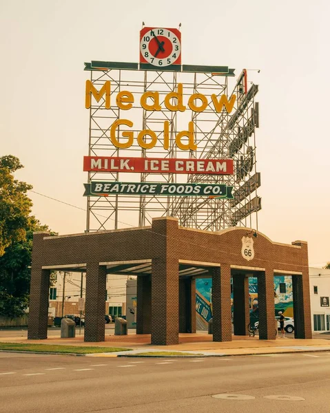 Meadow Gold Neon Sign Sunset Route Tulsa Oklahoma — Stock Photo, Image