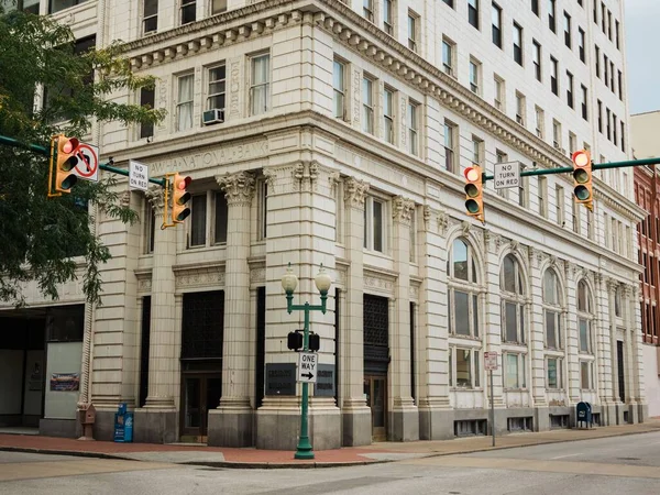 Batı Virginia, Charleston 'daki tarihi Kanawha Ulusal Bankası binası.