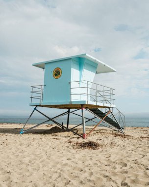 Capitola, California sahilinde cankurtaran durağı