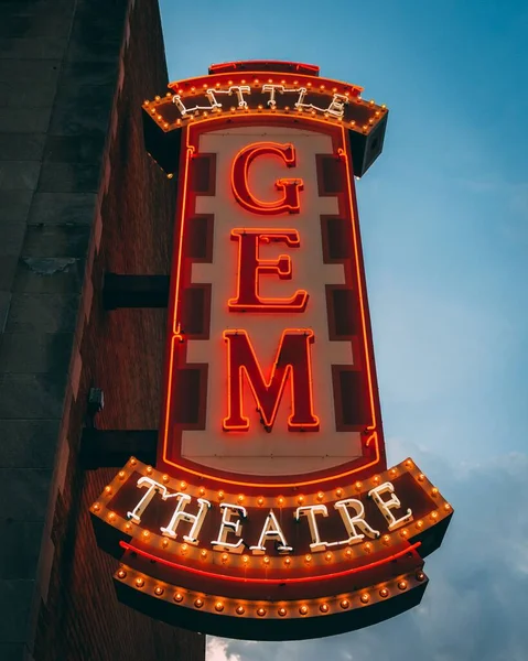 Gem Theater Neon Skylt Centrala Detroit Michigan — Stockfoto