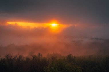 San Francisco Körfez Bölgesi, Kaliforniya 'daki Diablo Dağı' ndan sisli gün batımı manzarası