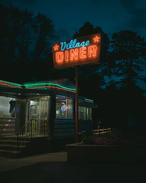 Village Diner Vintage Neon Sign Night Milford Pennsylvania — Foto de Stock