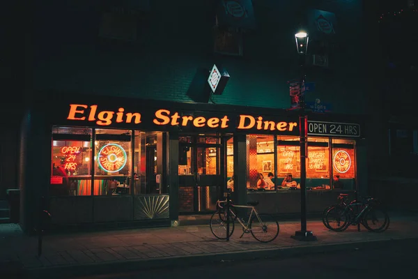 Винтажные Вывески Elgin Street Diner Ночью Оттава Онтарио Канада — стоковое фото