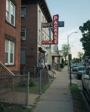 Billys Paket Mağazası Vintage tabelası, Hartford, Connecticut