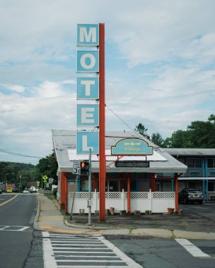 Village Motel Vintage tabelası, Ellenville, New York