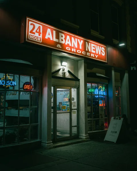 Hour Albany News Grocery Sign Night Albany New York — Stock Photo, Image