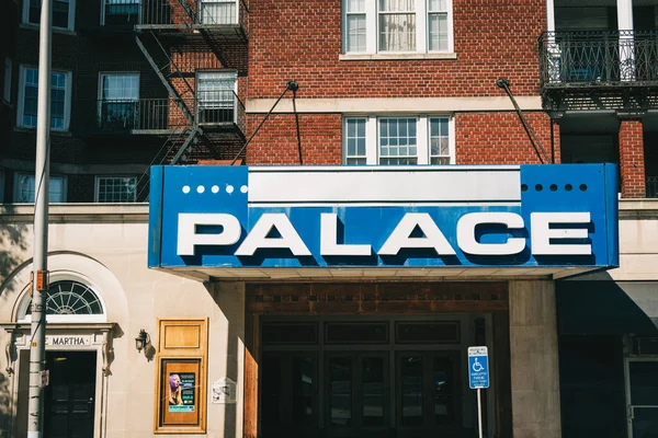Palace Theater Vintage Sign Danbury Connecticut — Stock fotografie