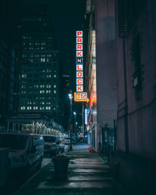 Park N Lock vintage gece tabelası, Manhattan, New York
