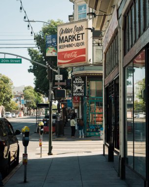 Golden Eagle Market Vintage tabelası, San Francisco, California