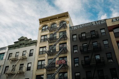 Doğu Broadway boyunca Çin Mahallesi, Manhattan, New York 'ta mimarlık